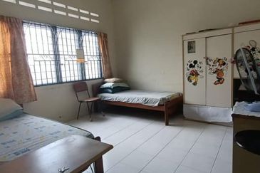 Taman Bukit Blossom 1 storey for sale(Seremban)