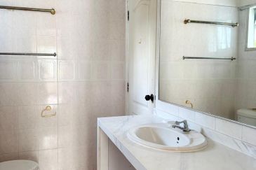 Country Height fully furnished for rent