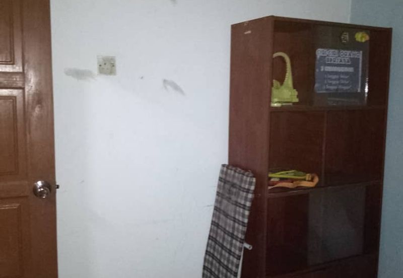 Senawang single storey house for rent