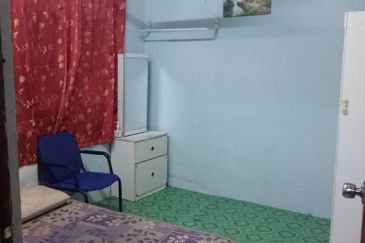Senawang single storey house for rent
