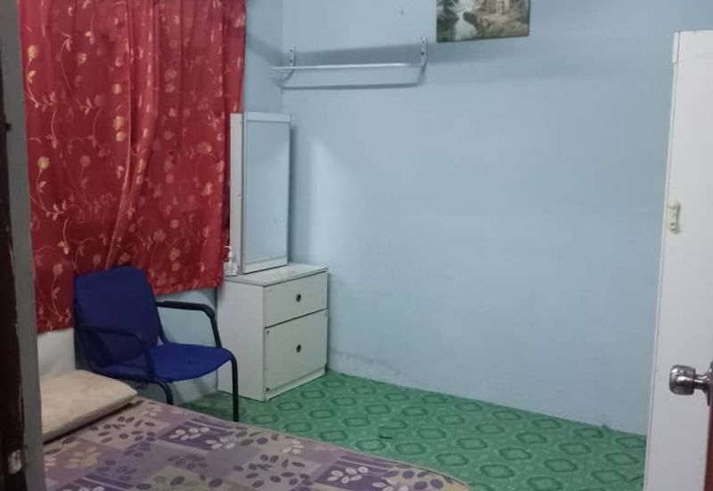 Senawang single storey house for rent