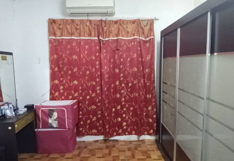 Senawang single storey house for rent