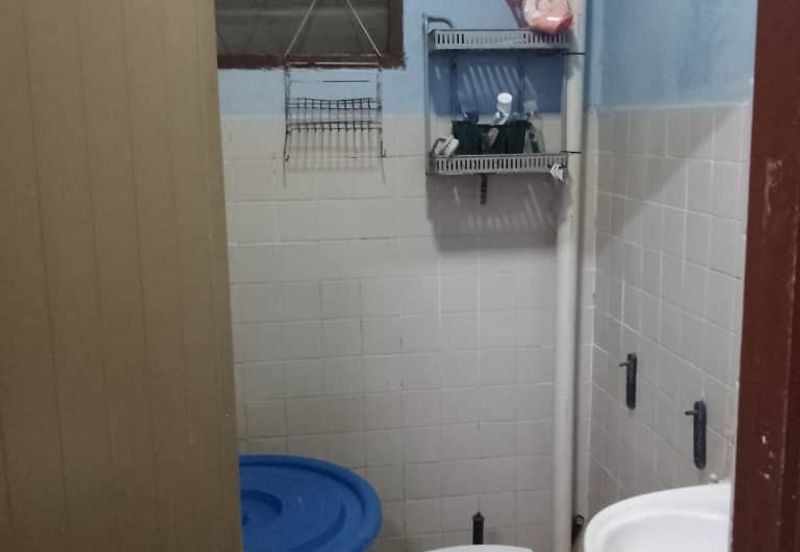 Senawang single storey house for rent