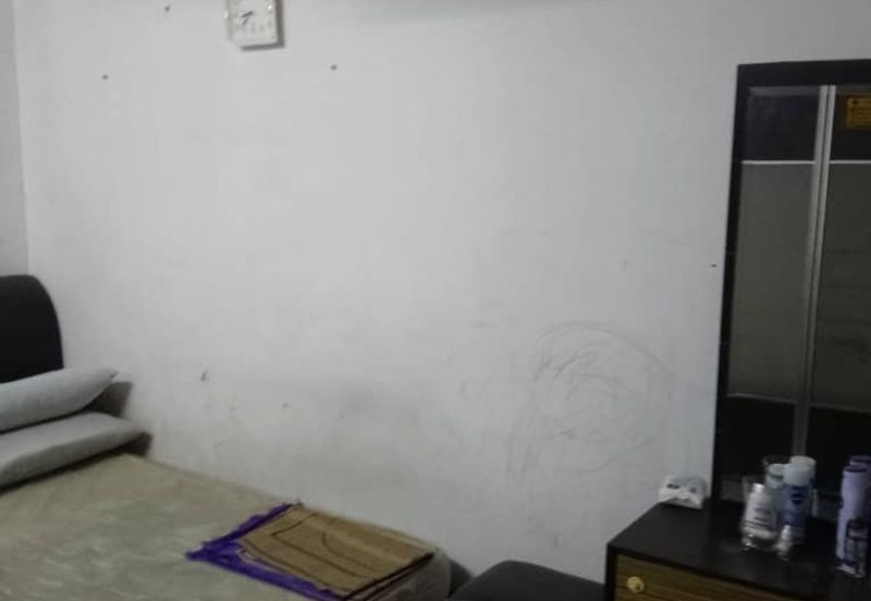 Senawang single storey house for rent