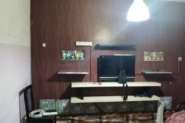 Senawang single storey house for rent