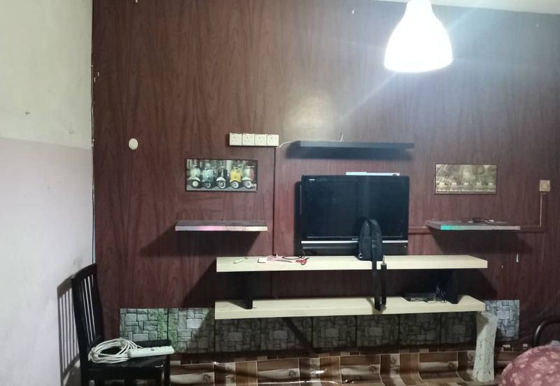 Senawang single storey house for rent