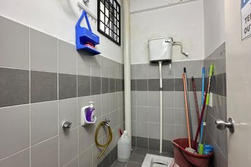 Seremban 3 shoplot 1st floor for rent