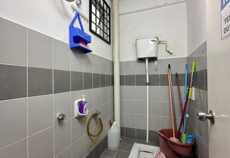 Seremban 3 shoplot 1st floor for rent