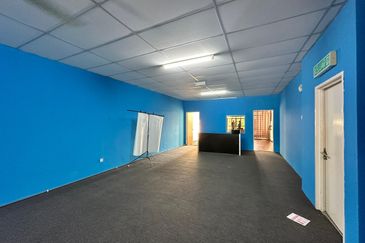 Seremban 3 shoplot 1st floor for rent