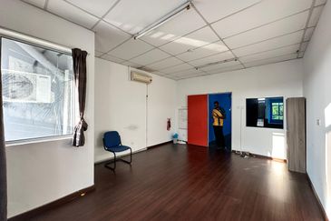 Seremban 3 shoplot 1st floor for rent