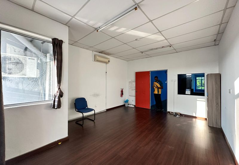 Seremban 3 shoplot 1st floor for rent