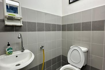 Seremban 3 shoplot 1st floor for rent