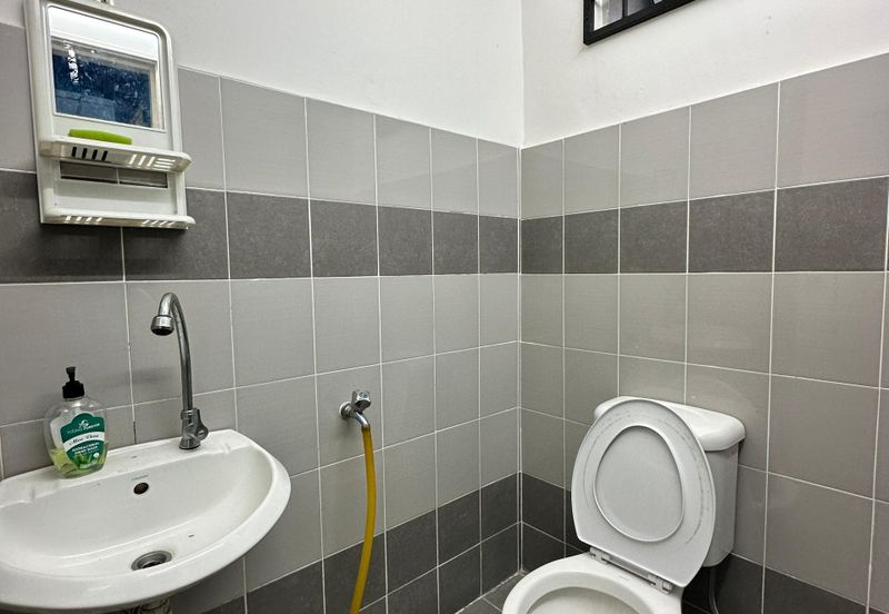 Seremban 3 shoplot 1st floor for rent