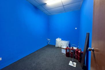 Seremban 3 shoplot 1st floor for rent