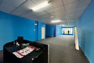 Seremban 3 shoplot 1st floor for rent