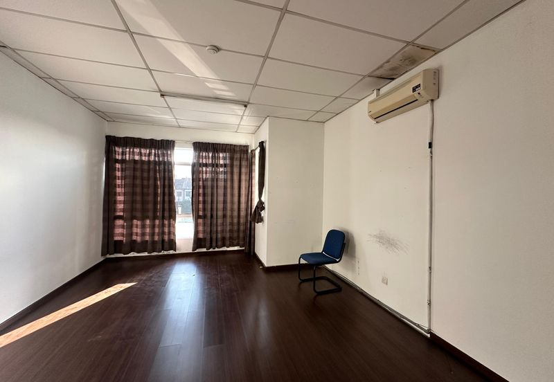 Seremban 3 shoplot 1st floor for rent