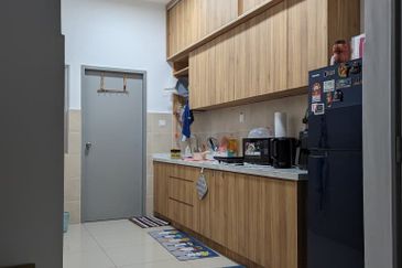 Seremban Prima Sentral 3bed2bath partially furnished for rent