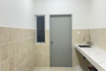 Seremban Prima Sentral partially furnished for rent