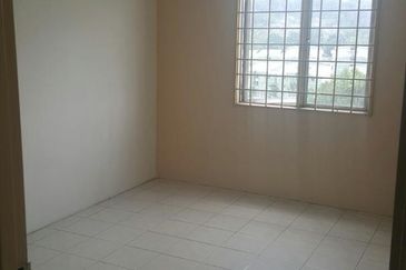 Desa Palma Nilai Apaprtment for sale