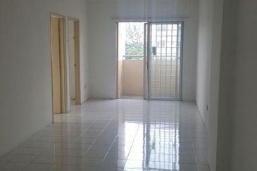 Desa Palma Nilai Apaprtment for sale