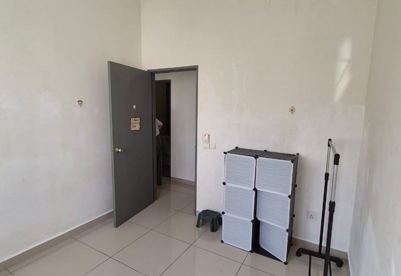 Kalista 2 3bed 2bath partially furnishd for sale 