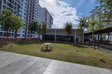 Kalista 2 3bed 2bath partially furnishd for sale 