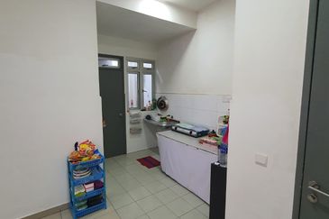 Kalista 2 3bed 2bath partially furnishd for sale 