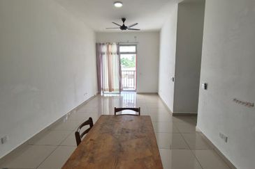 Kalista 2 3bed 2bath partially furnishd for sale 