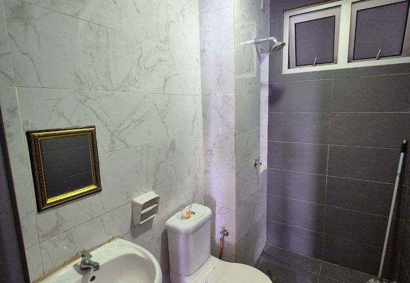 Kalista 2 3bed 2bath partially furnishd for sale 