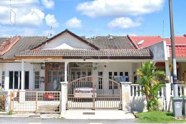 Taman Rasah Jaya Seremban 3bed 2bath Partially Furnished for rent