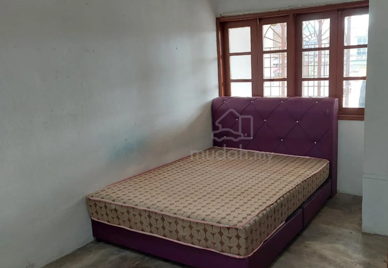 Taman Rasah Jaya Seremban 3bed 2bath Partially Furnished for rent