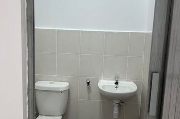 Taman Lazuli Seremban 2storey 4bed 3bath For Rent 