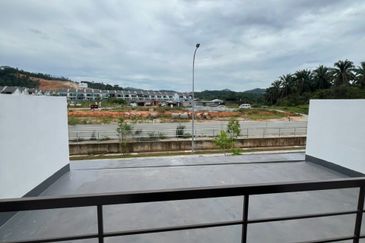 Taman Lazuli Seremban 2storey 4bed 3bath For Rent 