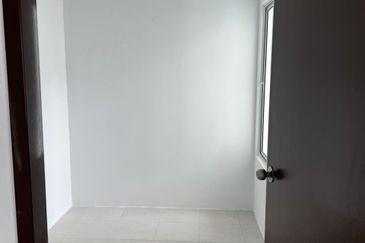 Taman Lazuli Seremban 2storey 4bed 3bath For Rent 