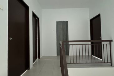 Taman Lazuli Seremban 2storey 4bed 3bath For Rent 