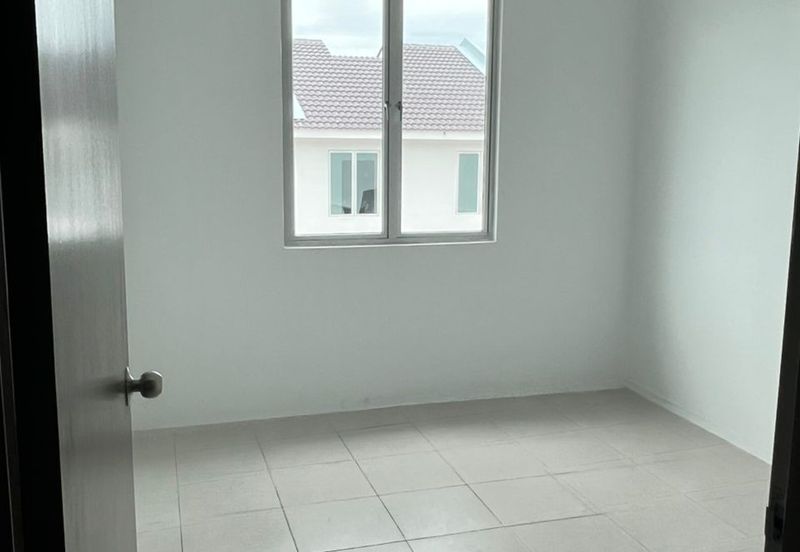 Taman Lazuli Seremban 2storey 4bed 3bath For Rent 