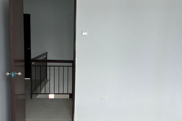 Taman Lazuli Seremban 2storey 4bed 3bath For Rent 