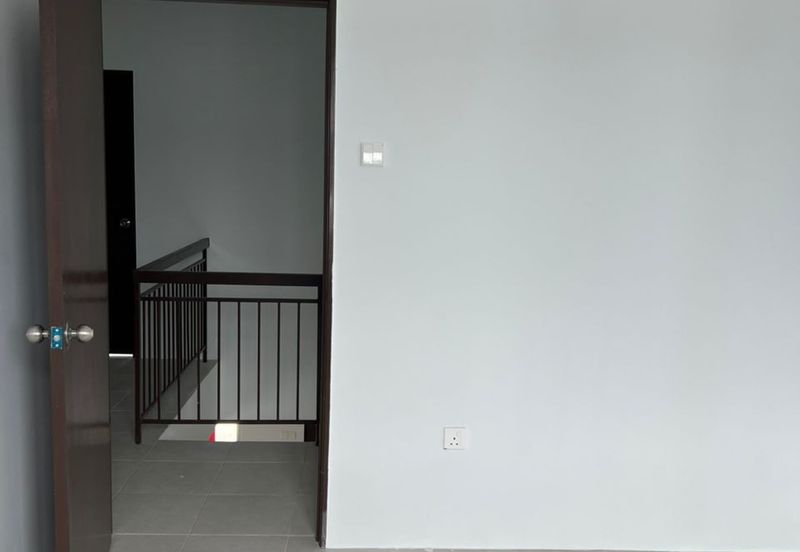 Taman Lazuli Seremban 2storey 4bed 3bath For Rent 