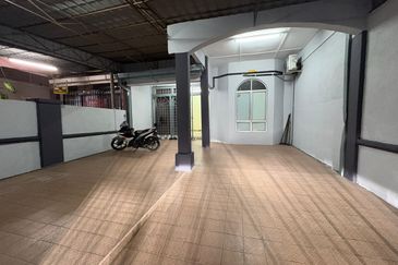 Desa Cempaka Nilai 1storey Partially Furnished For Rent 