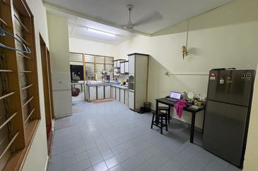 Desa Cempaka Nilai 1storey Partially Furnished For Rent 