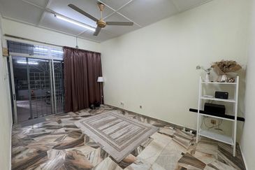 Desa Cempaka Nilai 1storey Partially Furnished For Rent 