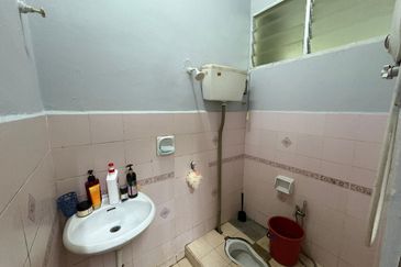 Desa Cempaka Nilai 1storey Partially Furnished For Rent 