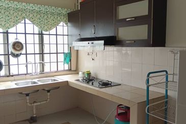Taman Forest Height 2Storey Partially Furnished For Rent @Seremban 