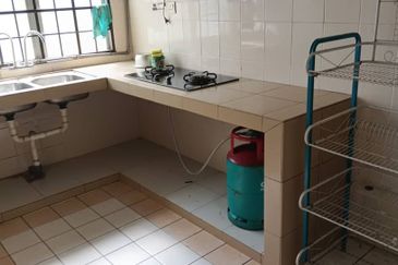 Taman Forest Height 2Storey Partially Furnished For Rent @Seremban 