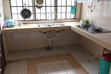 Taman Forest Height 2Storey Partially Furnished For Rent @Seremban 