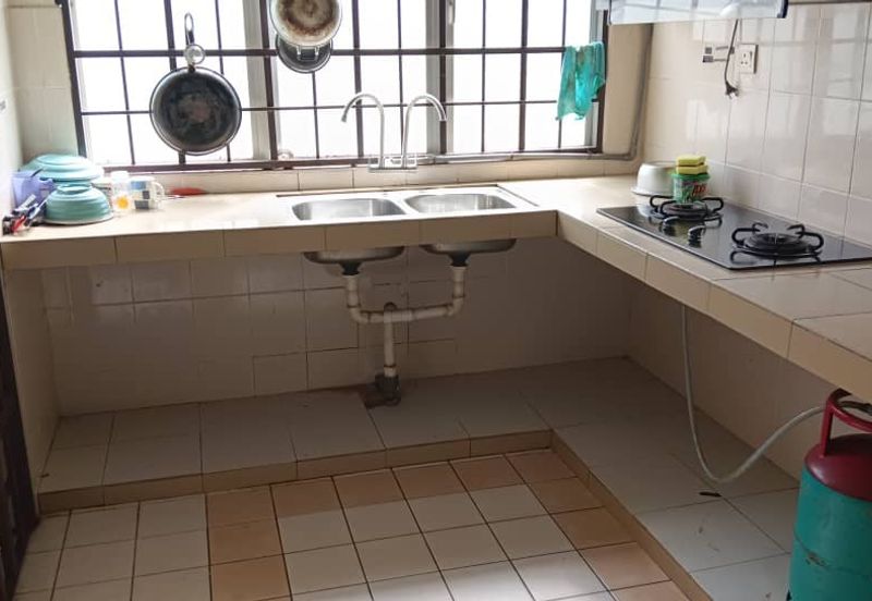 Taman Forest Height 2Storey Partially Furnished For Rent @Seremban 