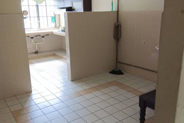 Taman Forest Height 2Storey Partially Furnished For Rent @Seremban 