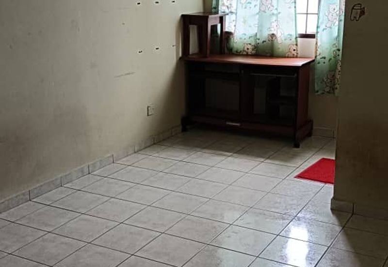 Taman Forest Height 2Storey Partially Furnished For Rent @Seremban 