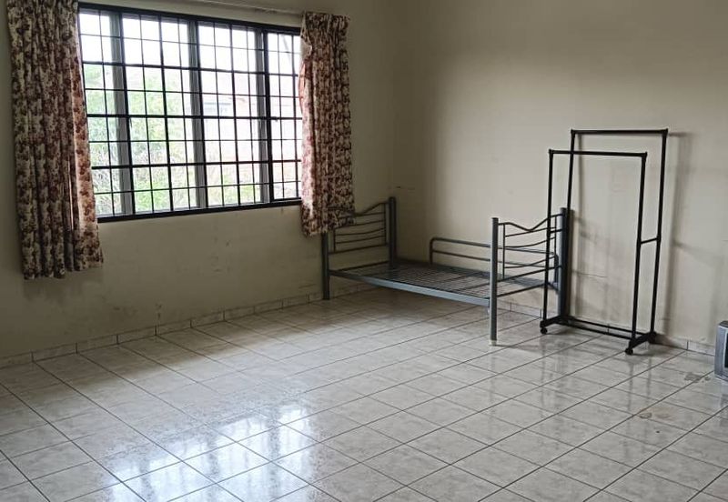 Taman Forest Height 2Storey Partially Furnished For Rent @Seremban 