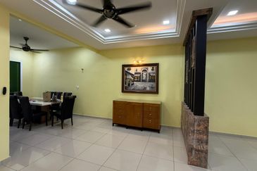 Sendayan 4bed 4bath 2Storey Corner Partially Furnished For Sale